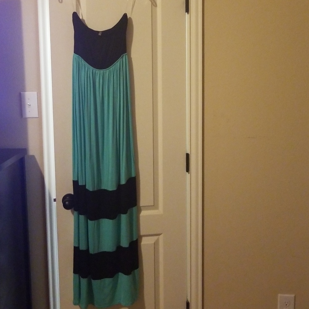 Maxi dress size medium